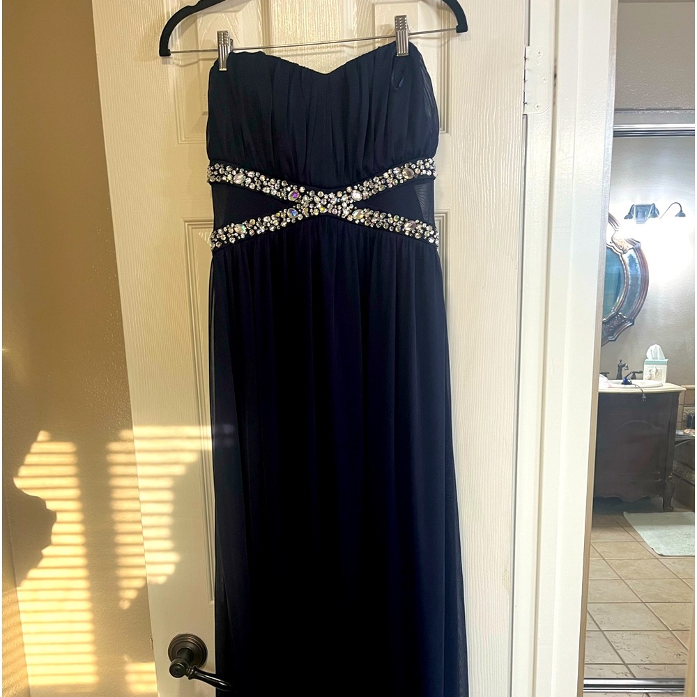 Trixxi Navy blue long formal dress. Strapless. Zipper back. Rhinestone accent.